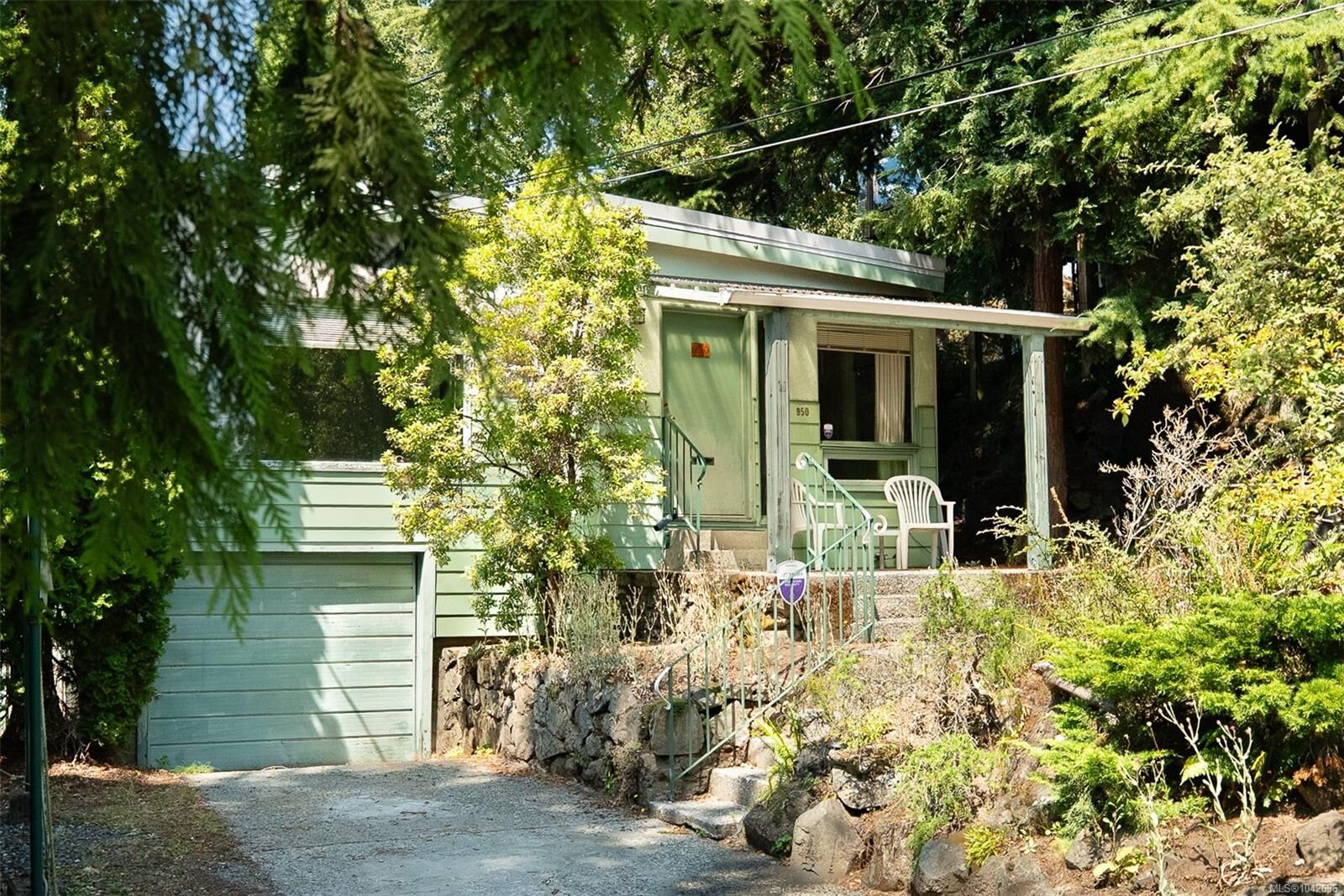 Property Photo:  950 Dunn Ave  BC V8X 2Z4 