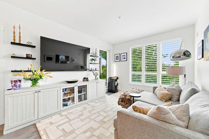 Property Photo: 1327 Draycott Road 401 BC V7J 1W1