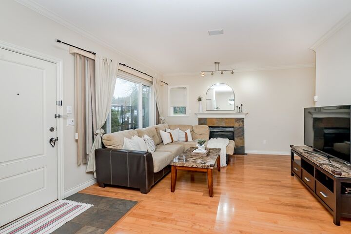 Property Photo: 7060 Bridge Street 10 BC V6Y 2S7