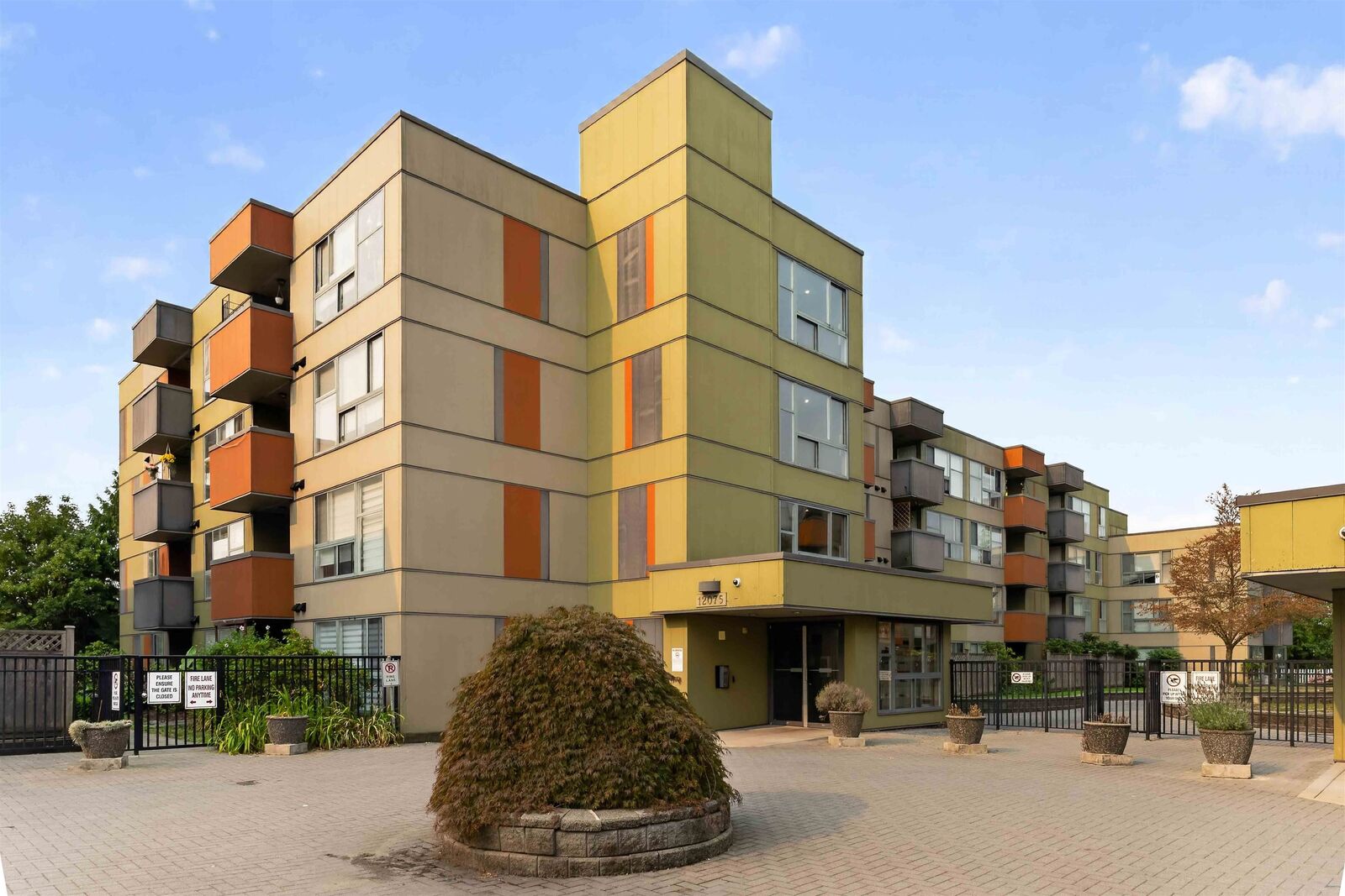 Property Photo: 12075 228 Street 403 BC V2X 6M2
