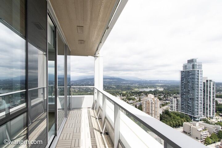 Property Photo: 6000 McKay Avenue 2908 BC V5H 0K2
