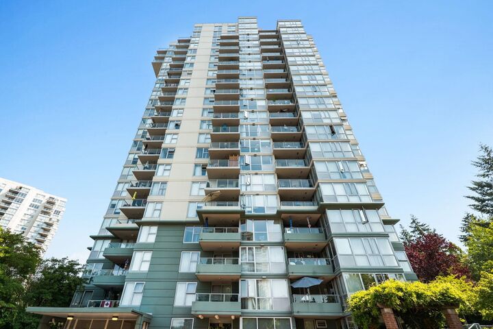 Property Photo: 295 Guildford Way 902 BC V3H 5N3