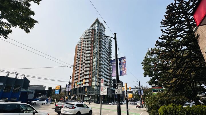 Property Photo: 285 E 10th Avenue 1806 BC V5T 0H6