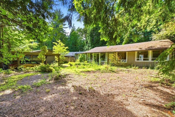Property Photo: 1463 Avonlynn Crescent BC V7J 2V2