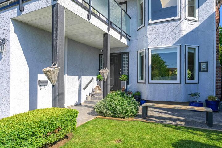 Property Photo: 15627 Buena Vista Avenue BC V4B 1Z3