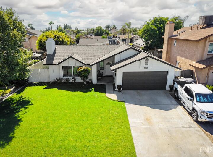 Property Photo:  6001 Castleford Street  CA 93313 