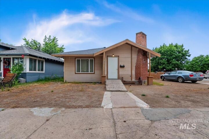 Property Photo: 403 S Wardwell Ave ID 83617