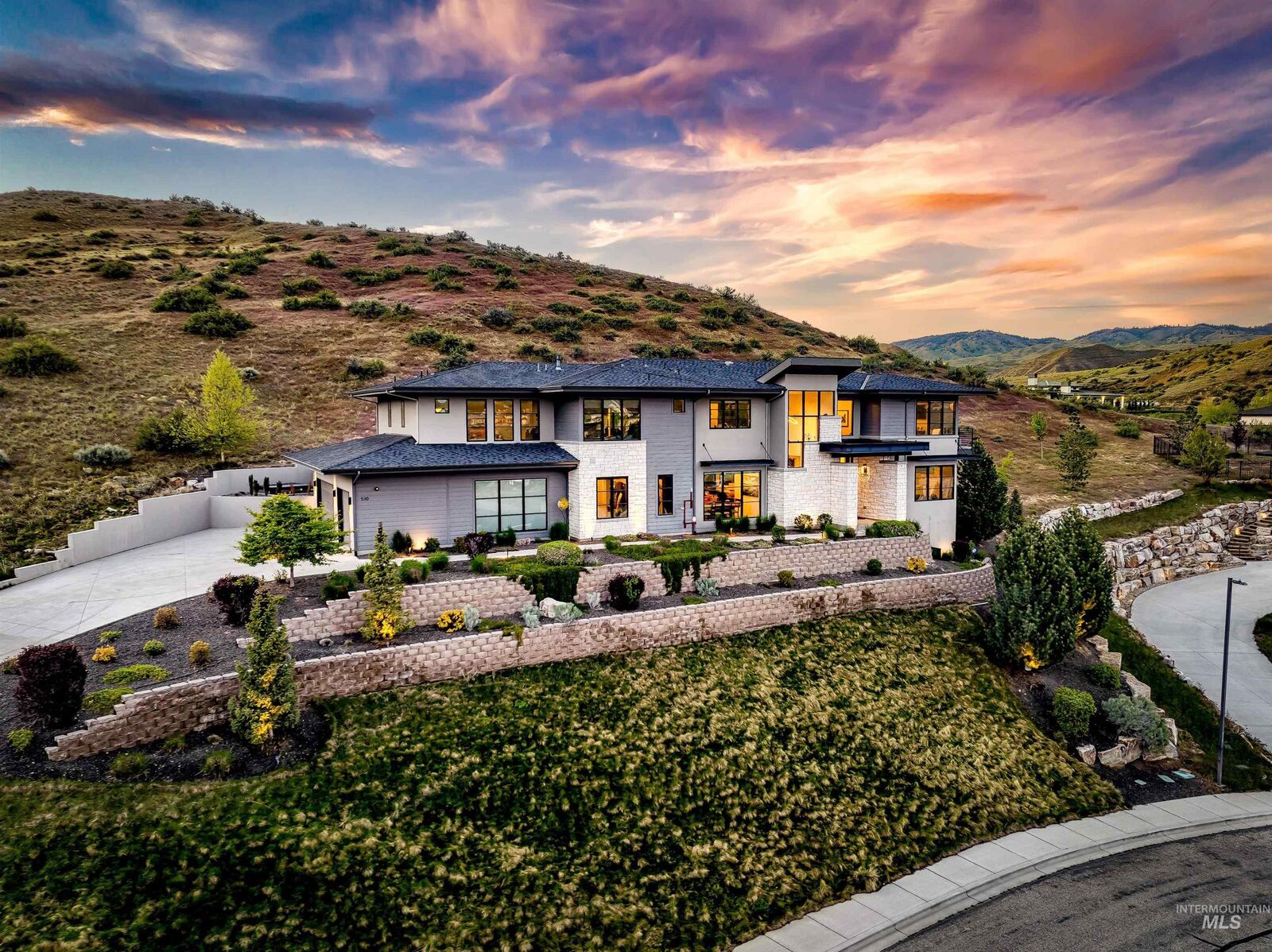Property Photo:  510 W Paso Fino Drive  ID 83702 