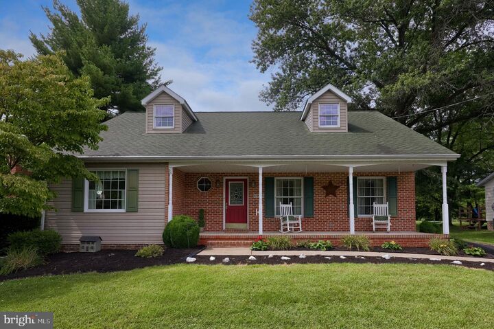 Property Photo:  1936 Duella Court  PA 17404 