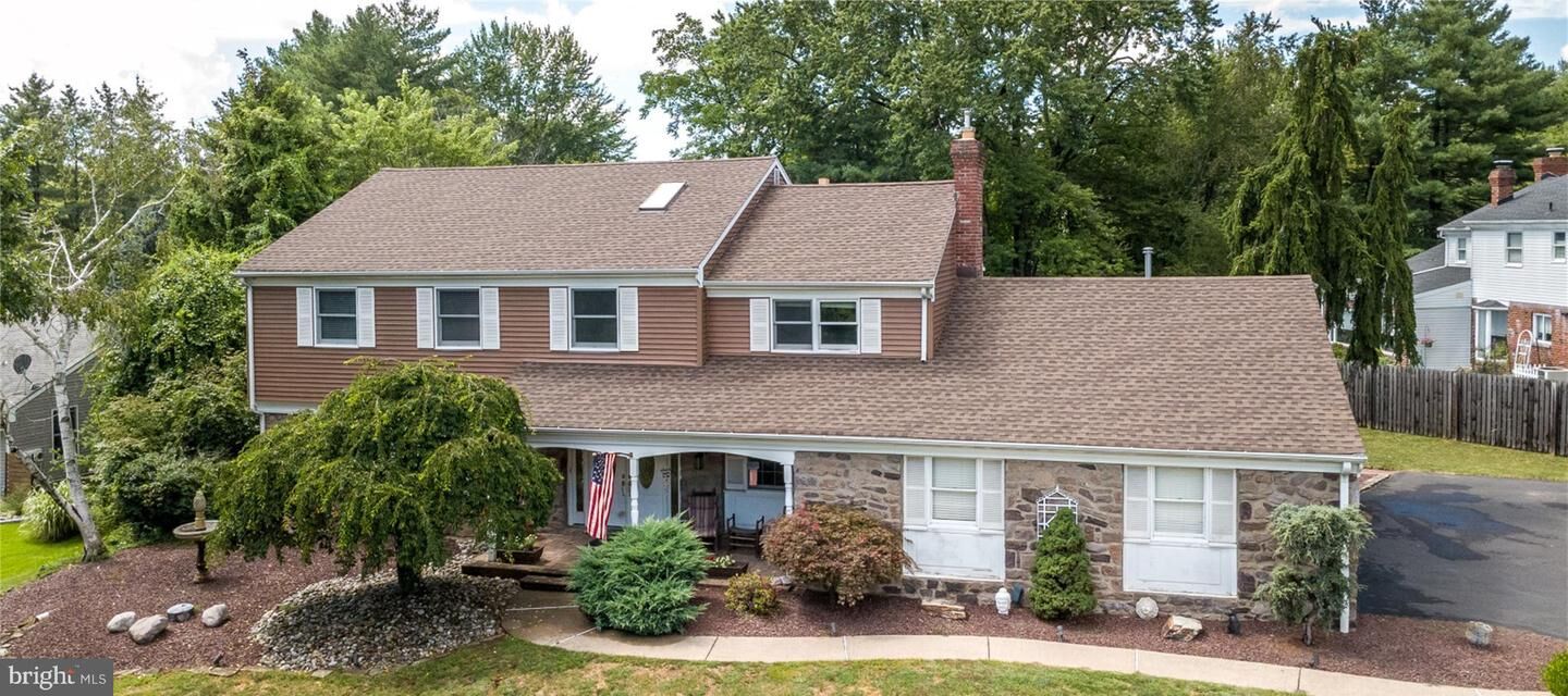 Property Photo:  103 Tanglebrook  PA 18966 