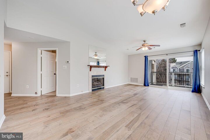 Property Photo: 20596 Cornstalk Terrace 302 VA 20147