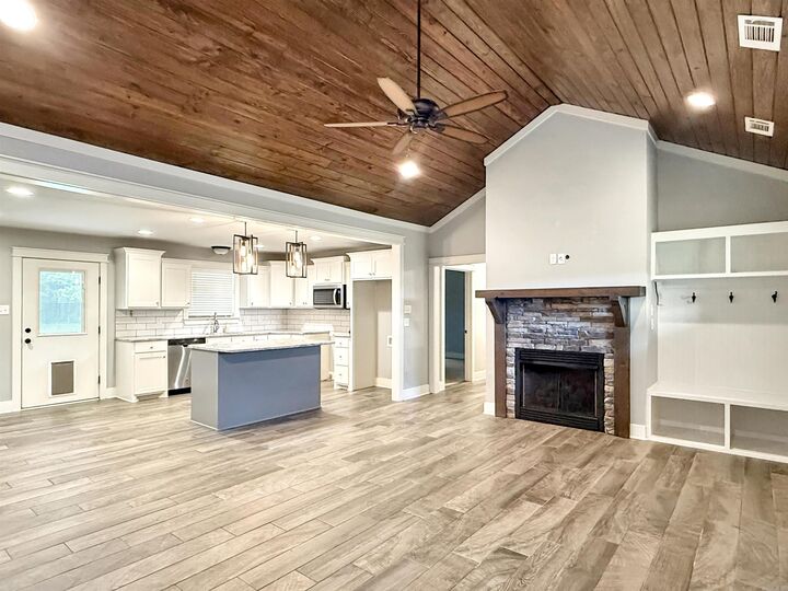Property Photo:  305 Sandy Creek Drive  AR 72176 