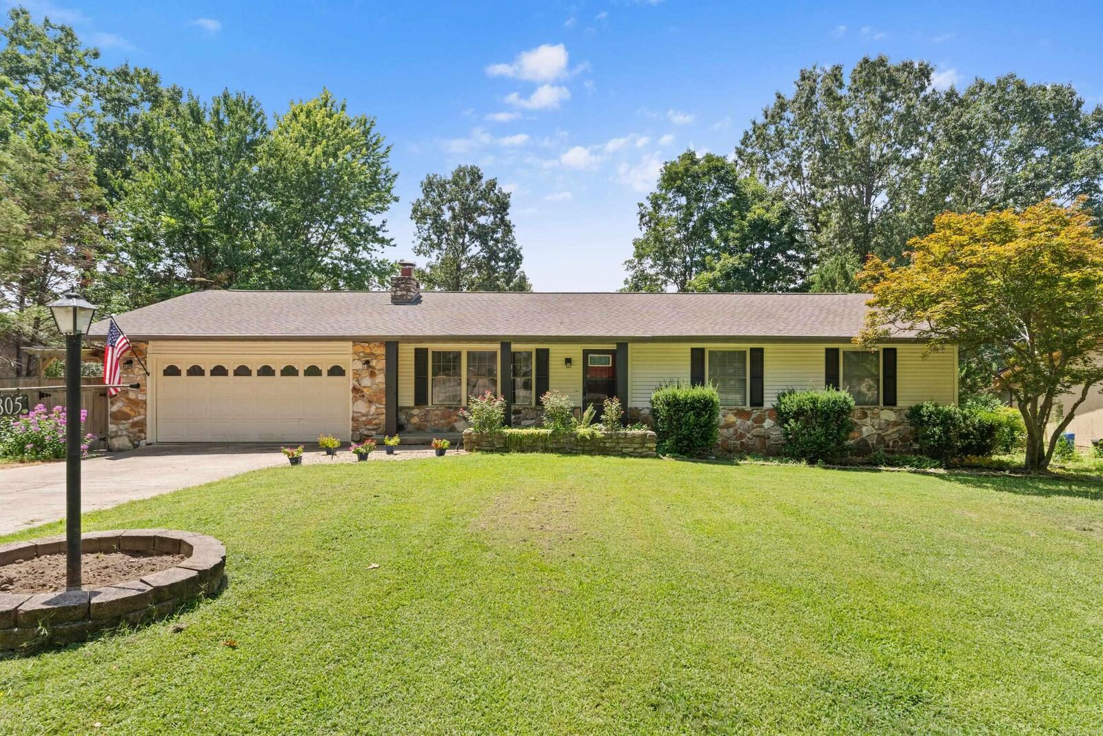 Property Photo: 805 Illinois Ave AR 72653