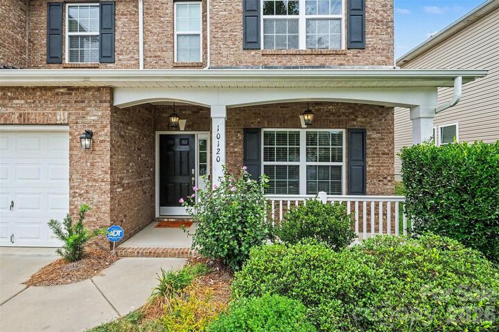 Property Photo: 10120 Shanaclear Avenue NC 28027