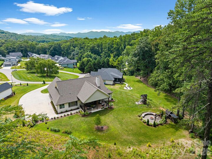 Property Photo: 30 Bridgeway Drive NC 28715
