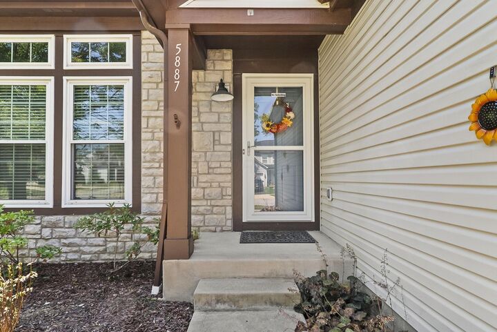 Property Photo:  5887 Luccis Court  OH 43228 