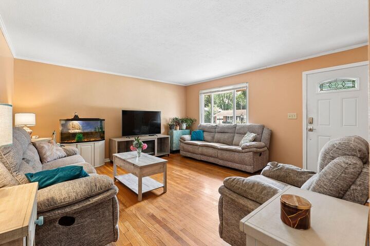 Property Photo: 6504 Kings Charter Road OH 43068