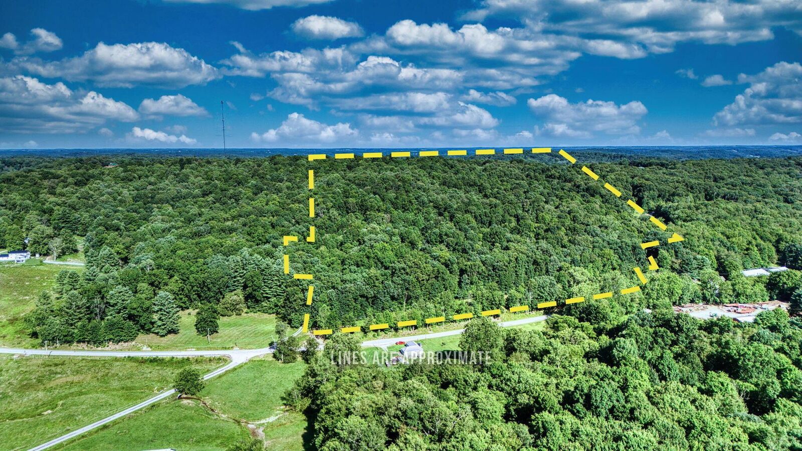Property Photo: 10592 Fallsburg NE Road OH 43822
