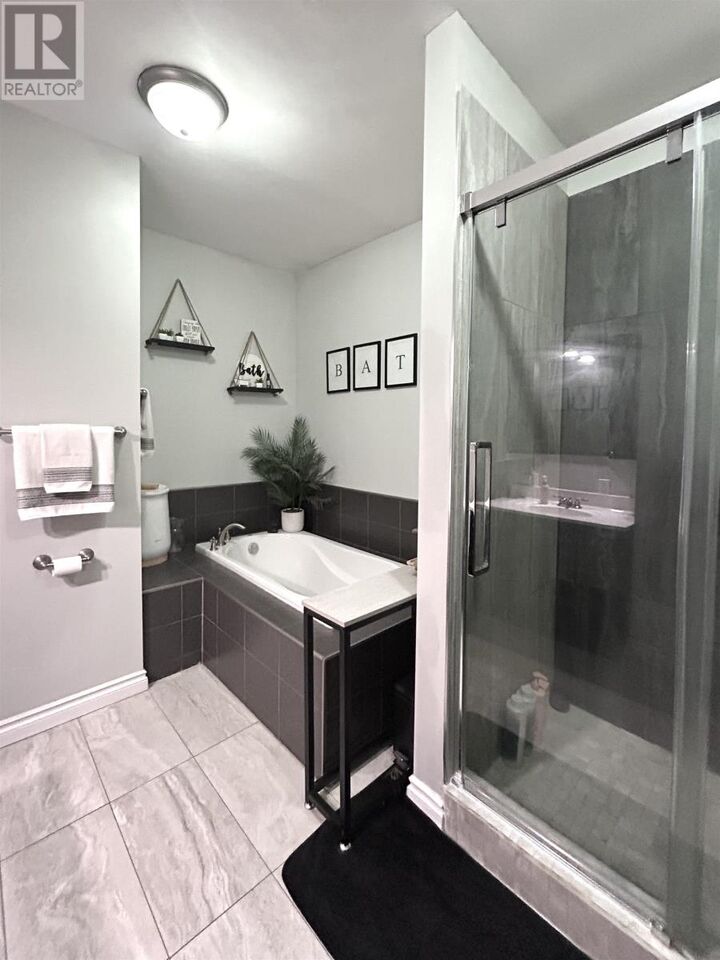 Property Photo:  554 Elm Avenue  ON P9A 3J4 