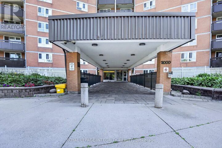 Property Photo: 2000 Jasmine Crescent 606 ON K1J 8K4
