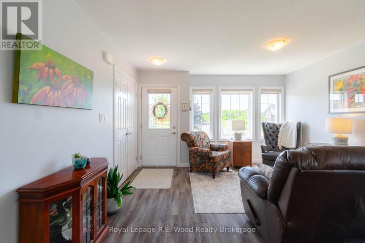 Property Photo:  87 Irving Drive  ON N0J 1P0 