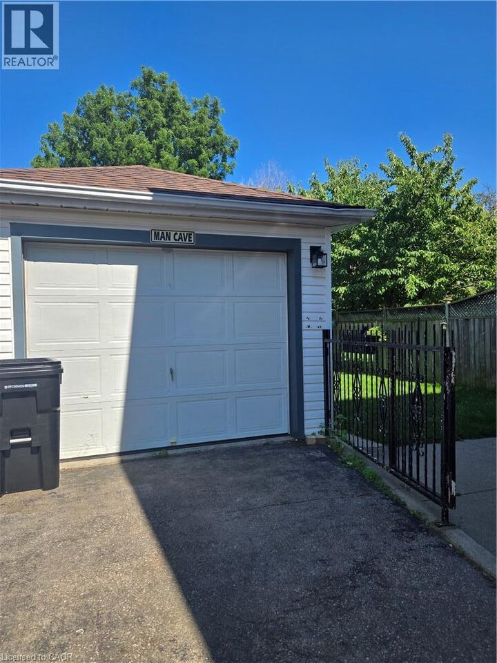 Property Photo: 59 South Chalmers Street South ON N1R 6A5