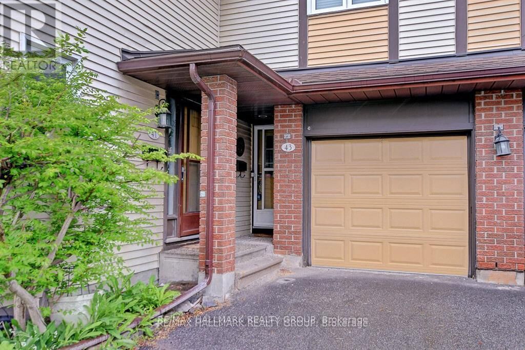Property Photo: 43 Haxby Private 51 ON K1T 3B7