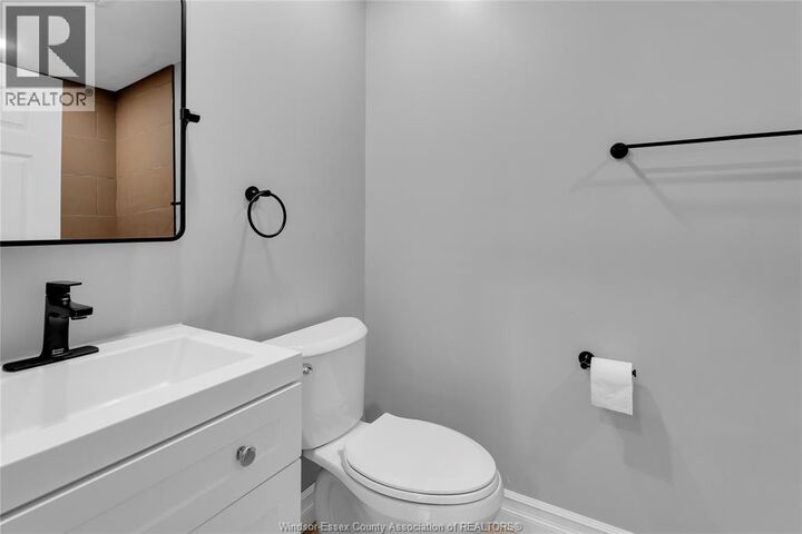Property Photo: 946 Howard Avenue 1 &Amp 2 ON N9A 1S5
