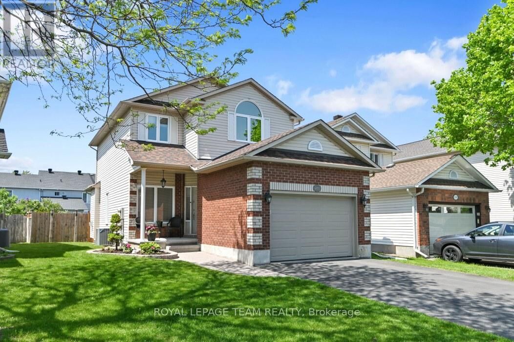 Property Photo: 4121 Wolfe Point Way ON K1V 1P4