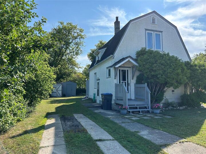 Property Photo:  20 Poplar Street  MB R0E 1M0 