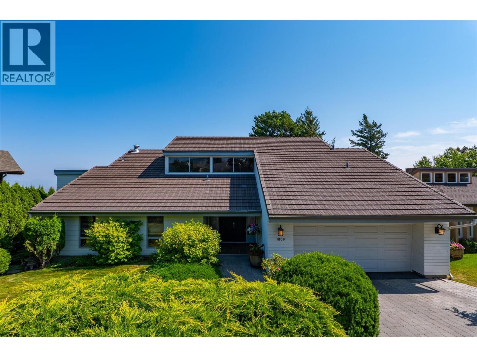 Property Photo: 1809 Breakenridge Court BC V2E 1W9