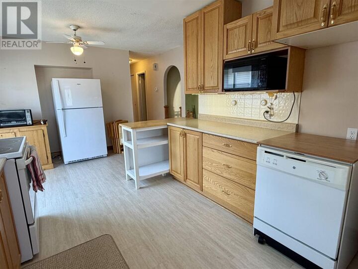 Property Photo:  55 Esten Dr S  ON P5A 3M9 