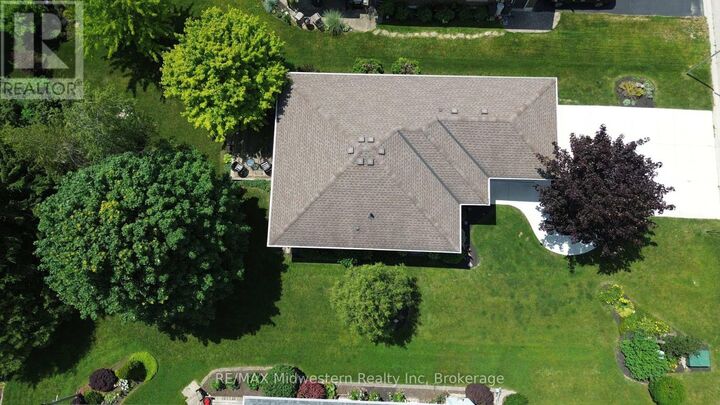 380 Havelock Avenue South — photo 1