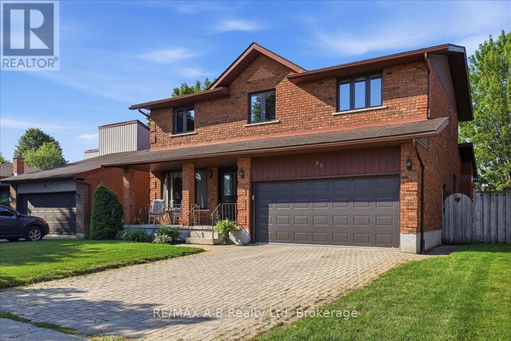 Property Photo:  33 Demille Street  ON N4Z 1C5 