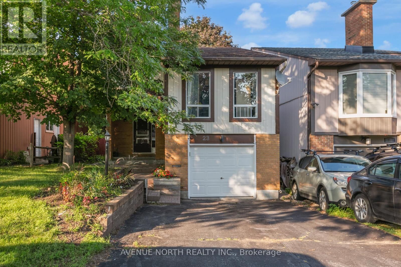 Property Photo: 23 Bluegrass Drive ON K2M 1G2