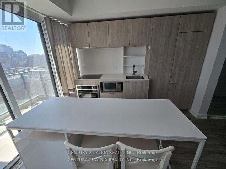 Property Photo: 77 Shuter Street 1607 ON M5B 0B8
