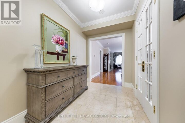 Property Photo: 7071 Bayview Ave Avenue 204 ON L3T 7Y8