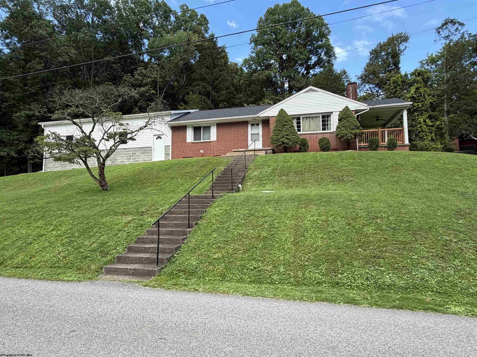 Property Photo: 114 Woodlyn Drive WV 26452