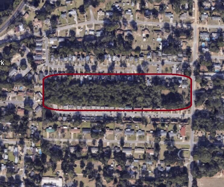 Property Photo: 1325 N 69th Avenue FL 32506