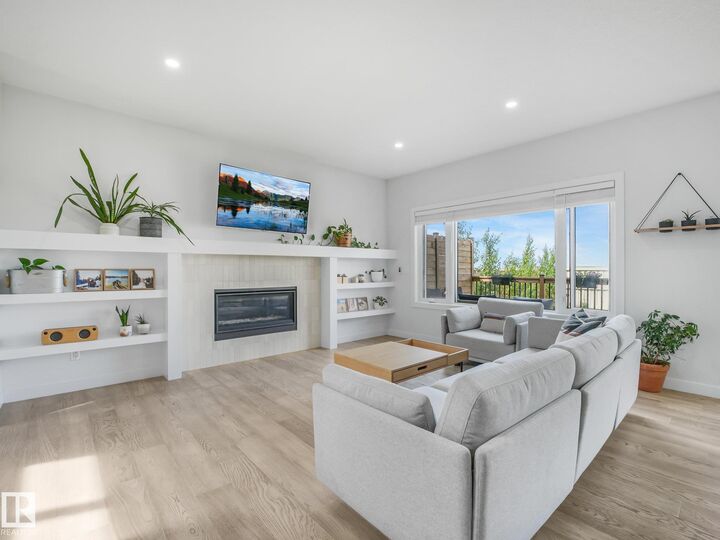 Property Photo: 34 Edgefield Way AB T8N 8A1