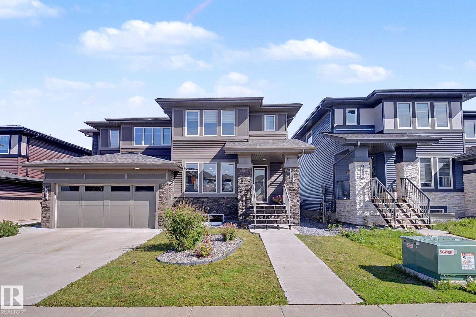 Property Photo:  2314 Wonnacott Crescent SW  AB T6X 2J4 