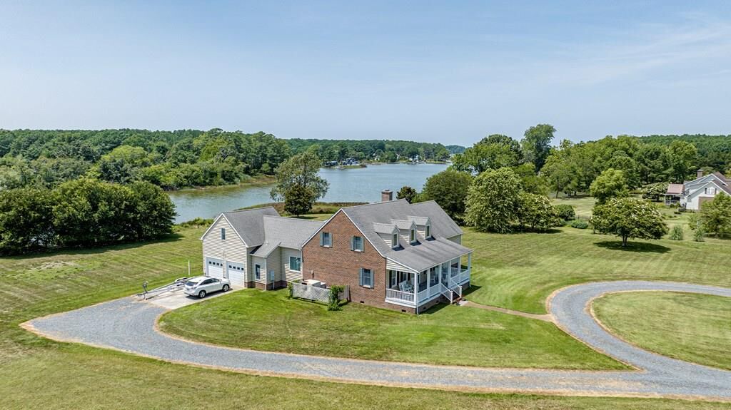 Property Photo: 16358 Finney Creek Ln VA 23417