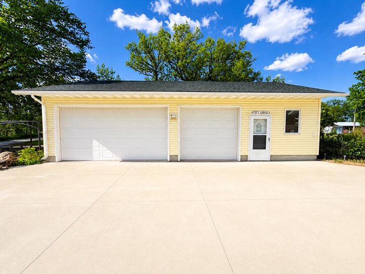 Property Photo:  2502 Nelson Avenue  IA 50569 