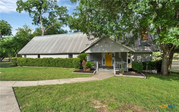 Property Photo: 302 Shangrila Lane TX 78130