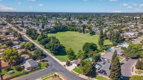 Property Photo: 6314 N Glenn Avenue CA 93704