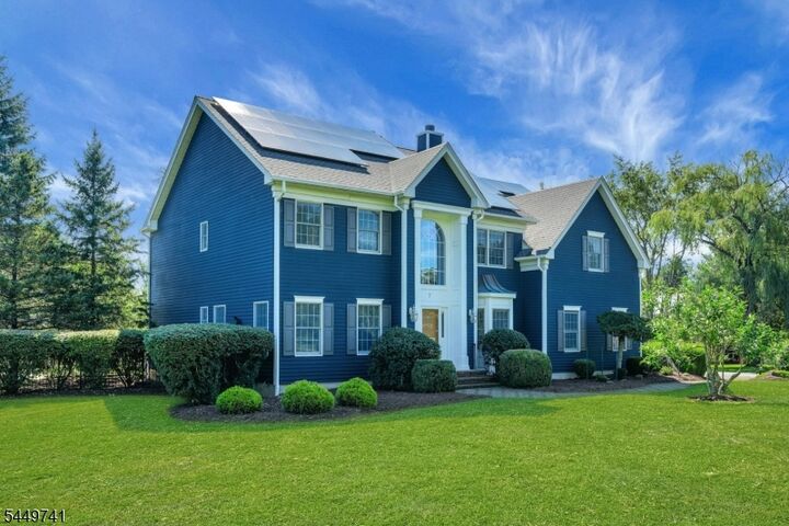 Property Photo:  7 Bentley Way  NJ 07853 
