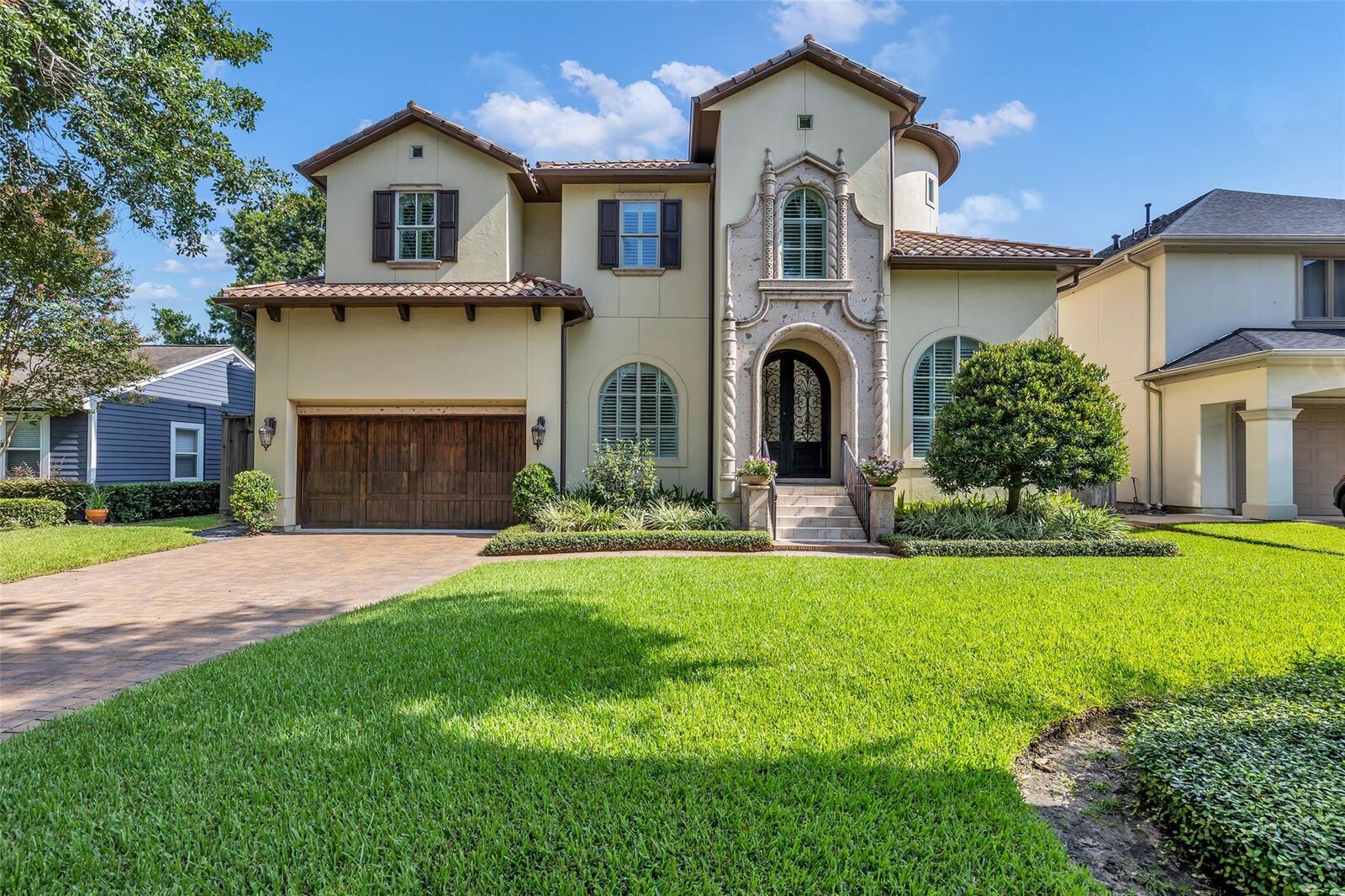Property Photo: 4608 Maple Street TX 77401
