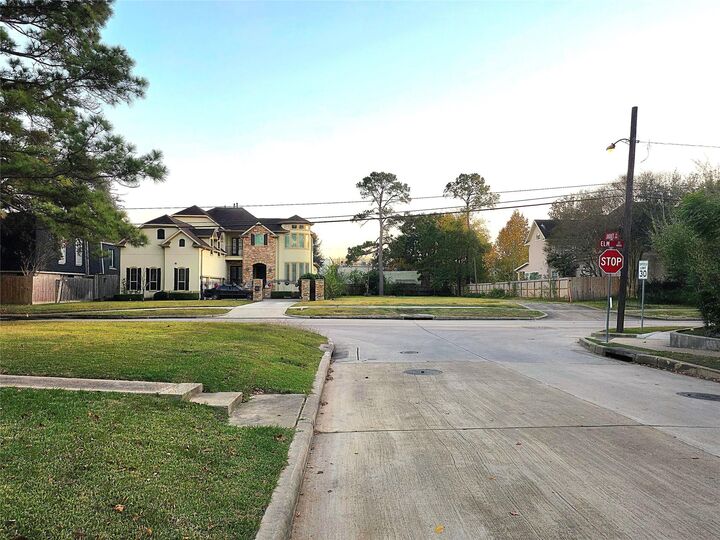 Property Photo: 851 Jaquet Drive TX 77401