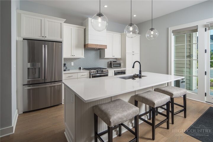 Property Photo: 183 Calico Court NC 28607