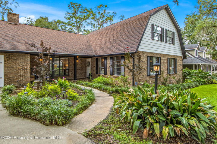 Property Photo: 527 Colonial Drive FL 34601